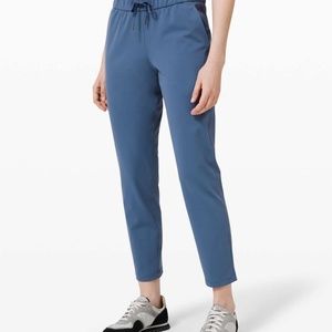 Lululemon Women's Ink Blue On the Fly Pant - Size 12